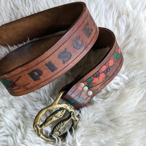 ❤️ RARE 1970s Pisces tooled leather belt